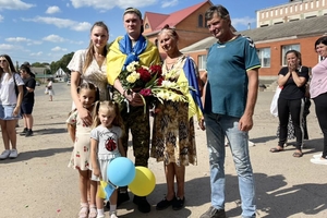 Новини Вінниці / На Вінниччині односельчани зустріли з полону військового Сергія Кищука
