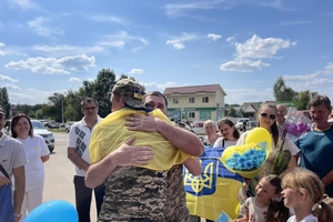 Новини Вінниці / На Вінниччині односельчани зустріли з полону військового Сергія Кищука