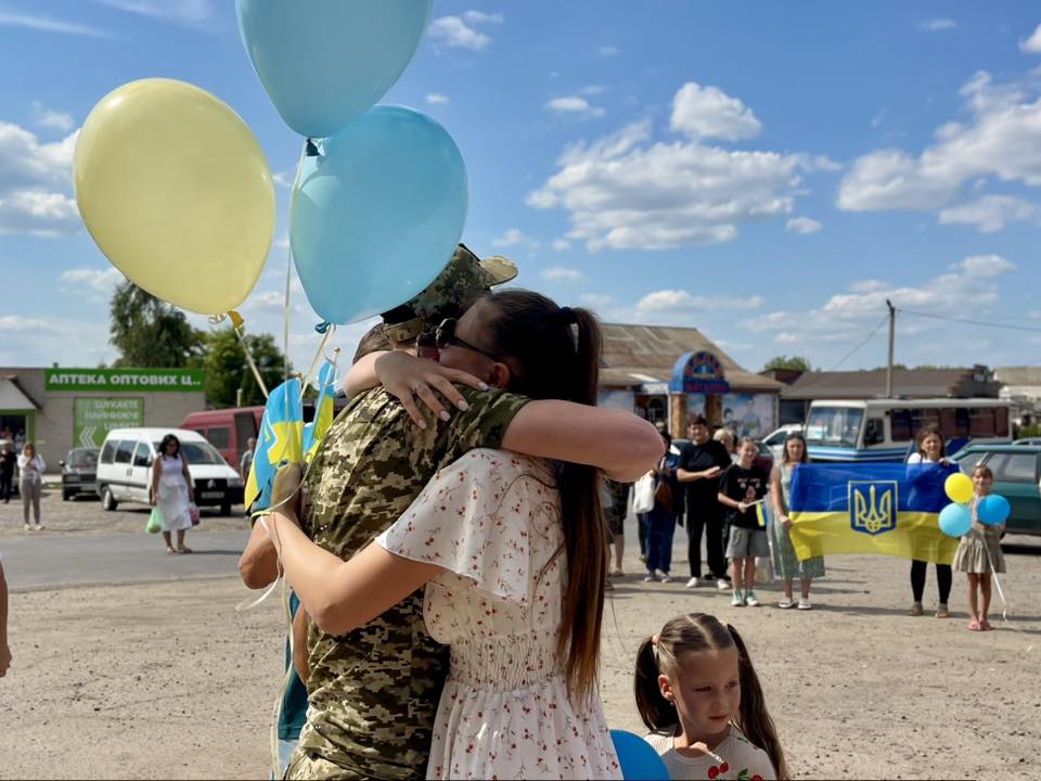 Новини Вінниці / На Вінниччині односельчани зустріли з полону військового Сергія Кищука