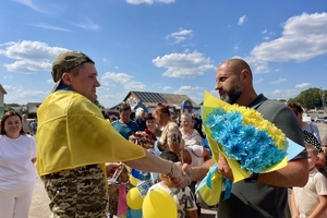 Новини Вінниці / На Вінниччині односельчани зустріли з полону військового Сергія Кищука