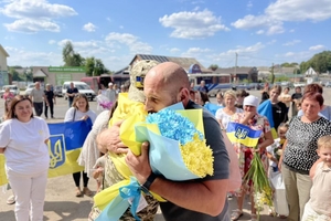 Новини Вінниці / На Вінниччині односельчани зустріли з полону військового Сергія Кищука