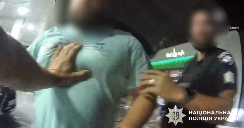 Новини Вінниці / У Вінниці за опір поліцейським затримали чотирьох чоловіків
