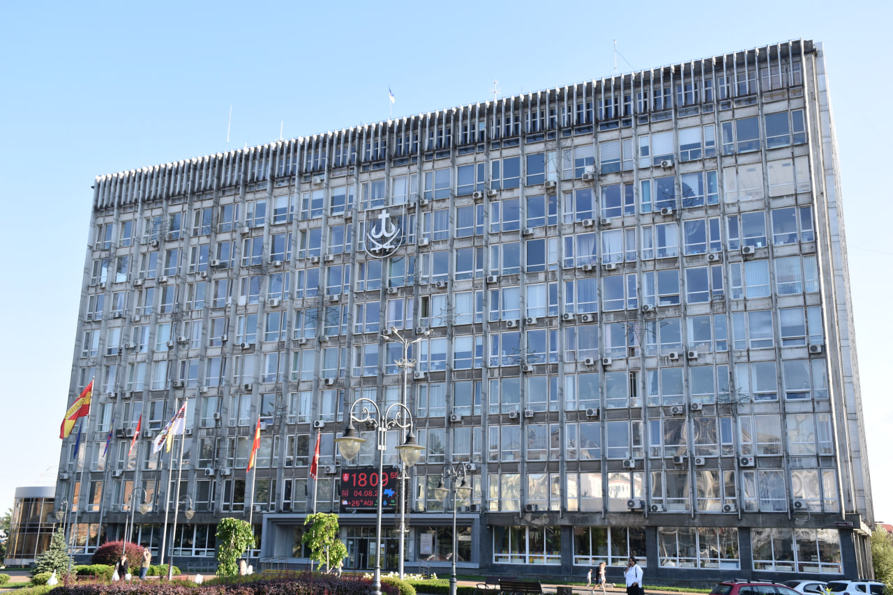 Новини Вінниці / Вінницька міськрада розпочала службове розслідування щодо посадовця, якого підозрюють в корупції