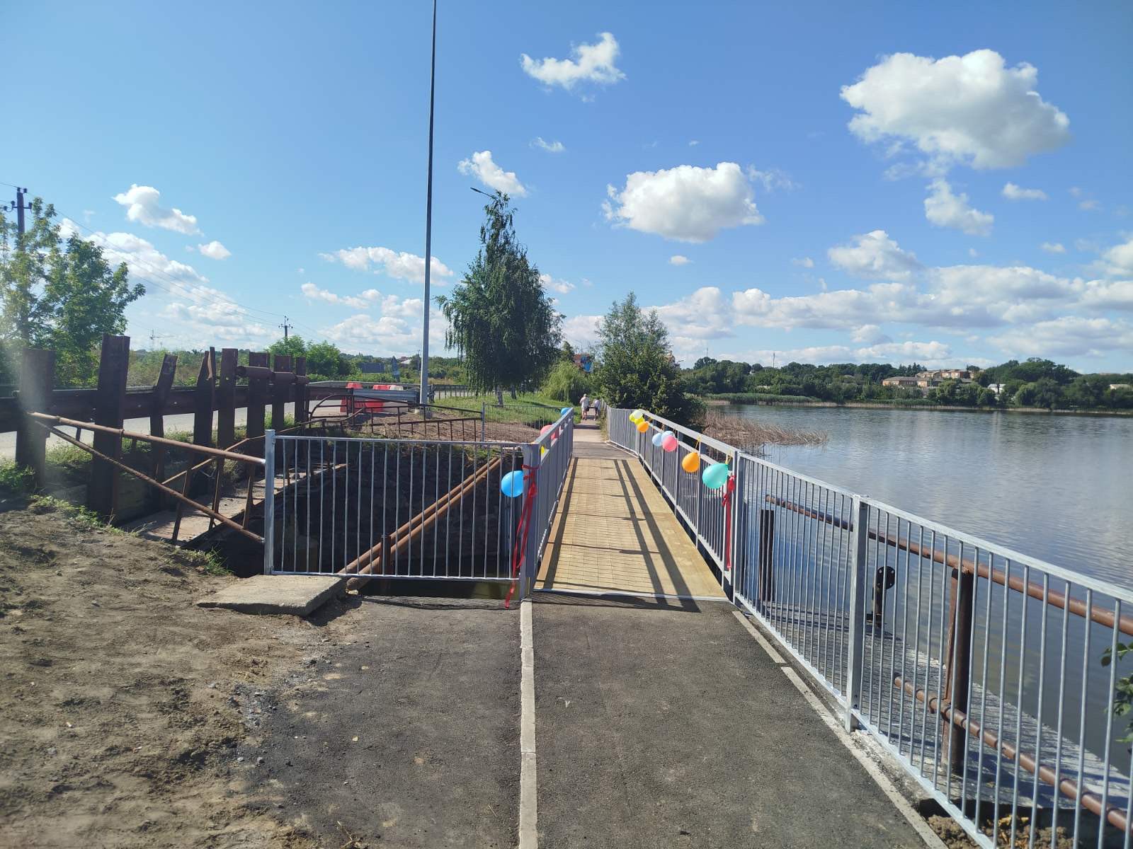 Новини Вінниці / Завершено роботи з ремонту пішохідної частини мосту в селі на Вінниччині 