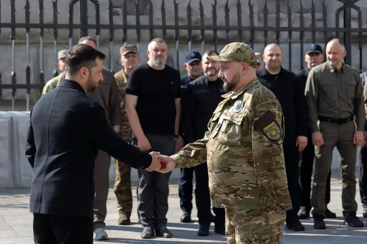Новини Вінниці / Зеленський нагородив поліцейського з Вінниччини орденом «За мужність» ІІІ ступеня