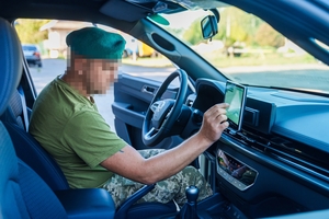 Новини Вінниці / Морпіхи 37-ї бригади отримали від Вінниці два позашляховики