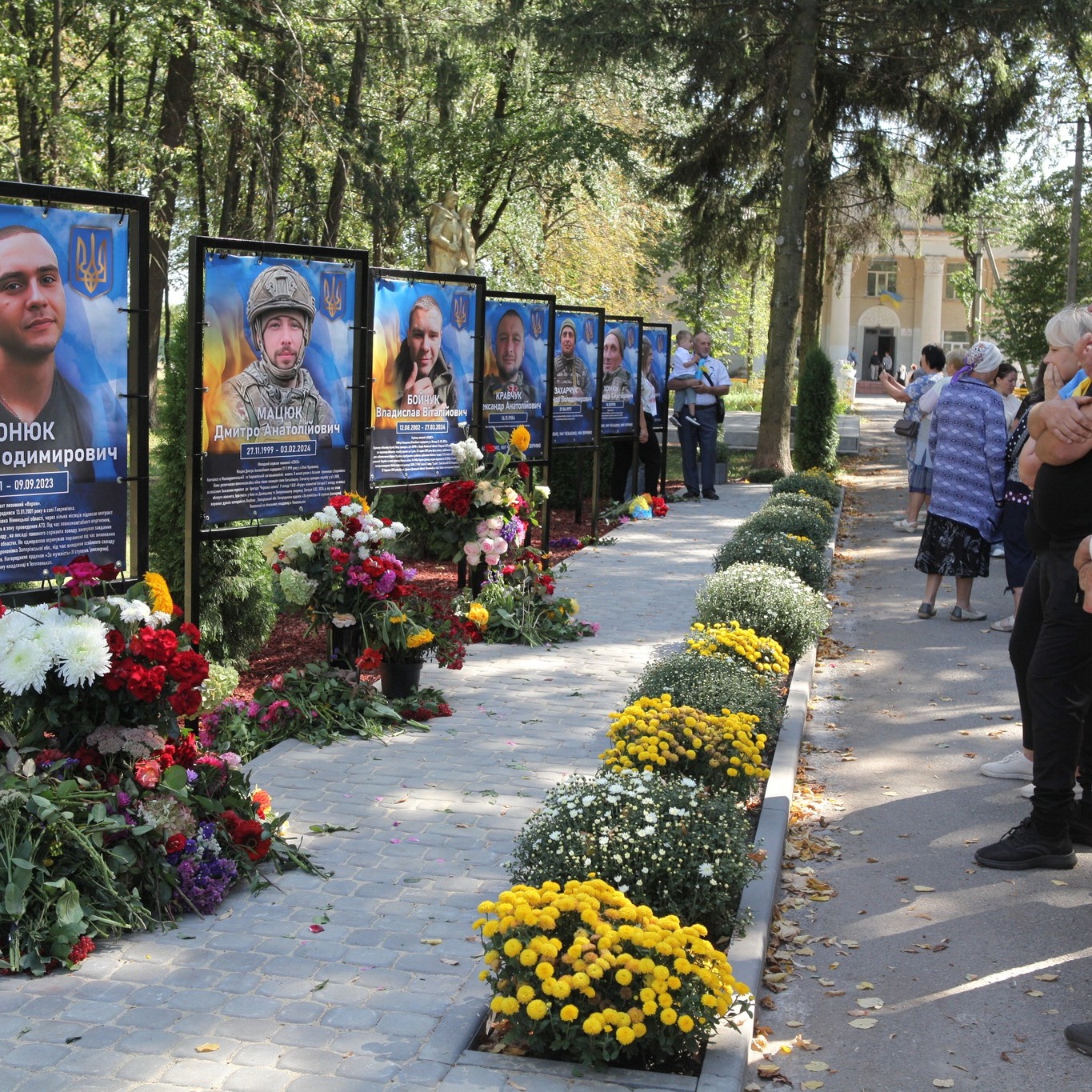 Новини Вінниці / У Гавришівці відкрили Алею пам’яті та надії на честь Героїв