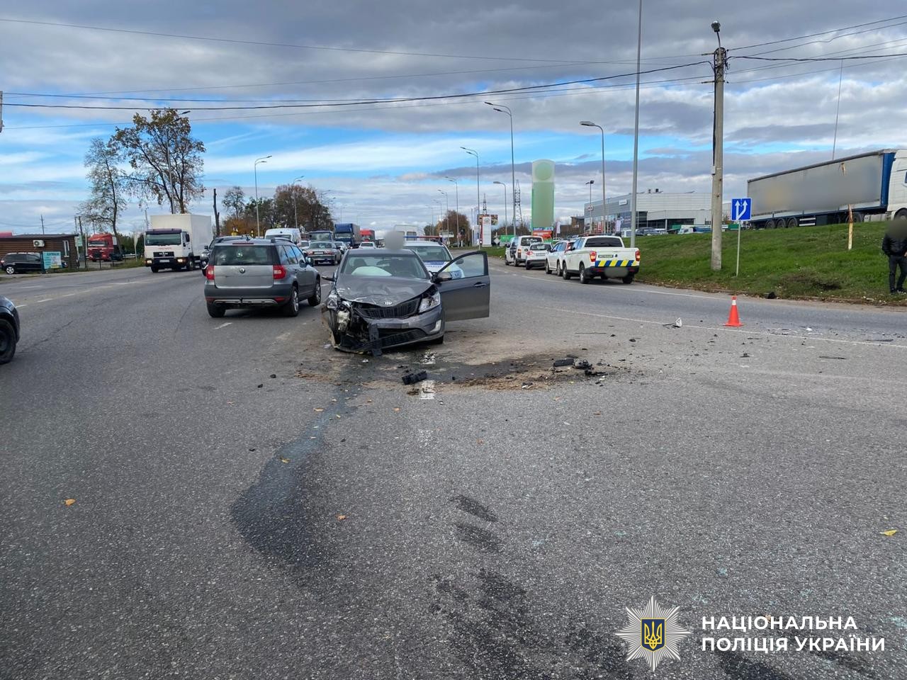 На Хмельницькому шосе у Вінниці зіткнулися два легковики / Новости Винницы и области / Інформаційний портал На Париже Новини Вінниці / На Хмельницькому шосе у Вінниці зіткнулися два легковики