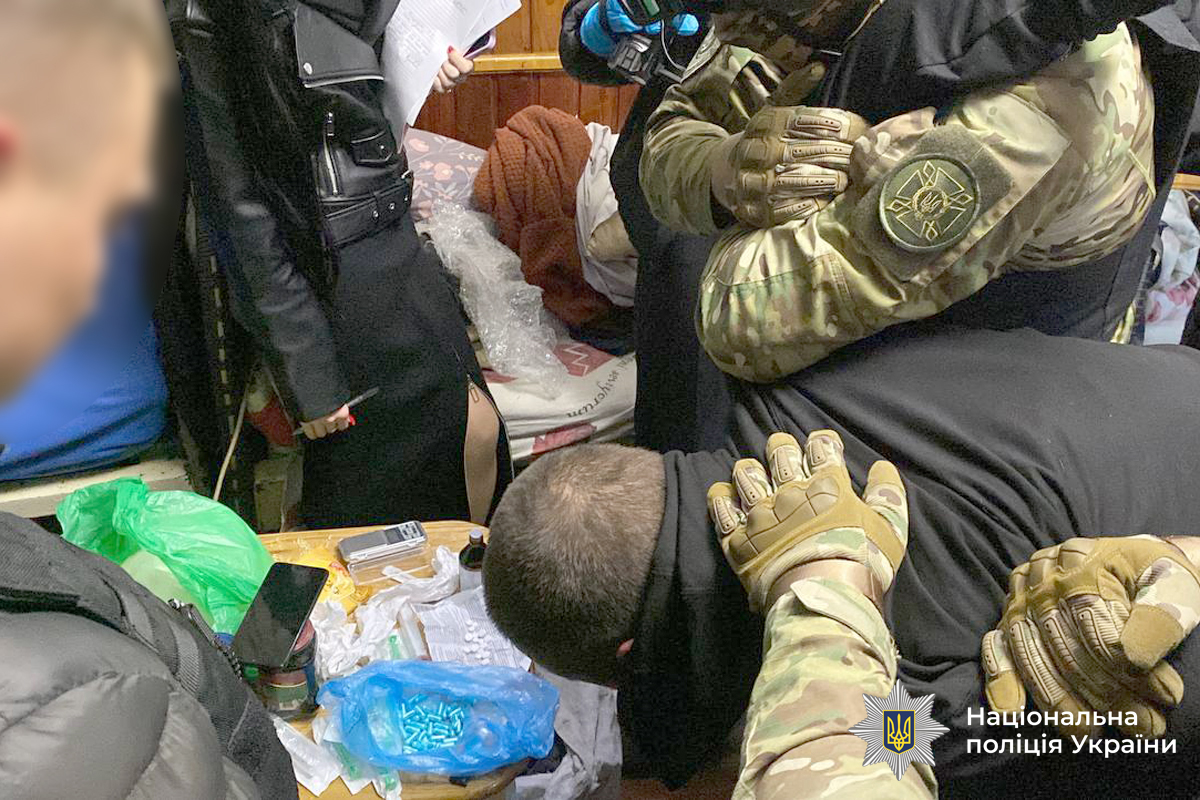 Новини Вінниці / На Вінниччині викрили схему постачання наркотиків до колонії