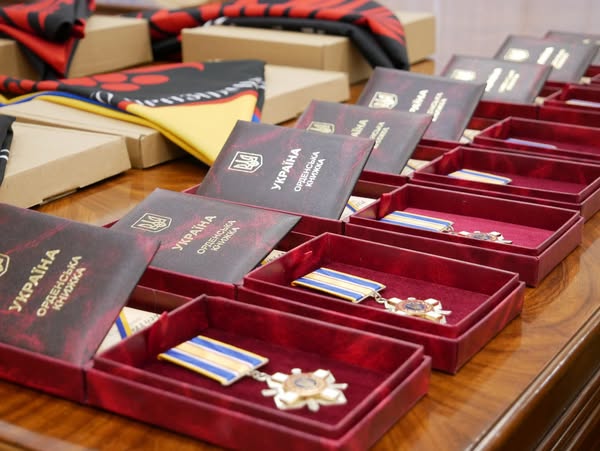 Новини Вінниці / На Вінниччині вшанували пам'ять Героїв: родинам полеглих Захисників вручили посмертні ордени «За мужність»