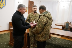 Новини Вінниці / На Вінниччині вшанували пам'ять Героїв: родинам полеглих Захисників вручили посмертні ордени «За мужність»
