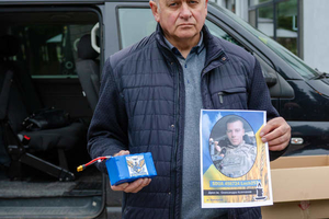 Новости Винницы и области / Хмільник передав на фронт 100 дронів, зібраних завдяки спільній ініціативі волонтерів та жителів громади / Інформаційний портал На Париже Новини Вінниці / Хмільник передав на фронт 100 дронів, зібраних завдяки спільній ініціативі волонтерів та жителів громади