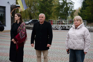 Новости Винницы и области / Хмільник передав на фронт 100 дронів, зібраних завдяки спільній ініціативі волонтерів та жителів громади / Інформаційний портал На Париже Новини Вінниці / Хмільник передав на фронт 100 дронів, зібраних завдяки спільній ініціативі волонтерів та жителів громади