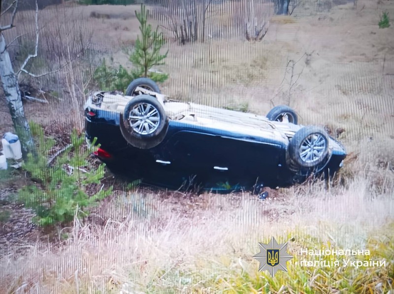 Новини Вінниці / На Вінниччині в аварії загинула жінка: поліцейські встановлюють обставини автотрощі