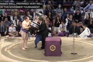 Новини Вінниці / Вінничанин-чемпіон Аонішікі-Данило Явгусишин тріумфує у вищій лізі сумо