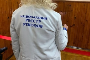 Новости Винницы и области / Вінничанка Карина Медведська встановила національний рекорд із присідань / Інформаційний портал На Париже Новини Вінниці / Вінничанка Карина Медведська встановила національний рекорд із присідань