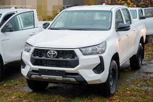 Новини Вінниці / Вінниця передала п'ять позашляховиків військовим підрозділам