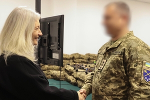 Новости Винницы и области / Вінниця передала військовим пікапи, FPV-дрони та маскувальні плащі / Інформаційний портал На Париже Новини Вінниці / Вінниця передала військовим пікапи, FPV-дрони та маскувальні плащі