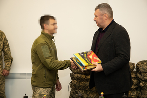 Новости Винницы и области / Вінниця передала військовим пікапи, FPV-дрони та маскувальні плащі / Інформаційний портал На Париже Новини Вінниці / Вінниця передала військовим пікапи, FPV-дрони та маскувальні плащі