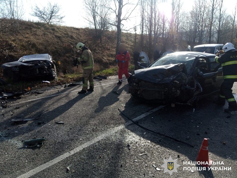 Внаслідок ДТП на Вінниччині постраждали четверо людей / Новости Винницы и области / Інформаційний портал На Париже Новини Вінниці / Внаслідок ДТП на Вінниччині постраждали четверо людей
