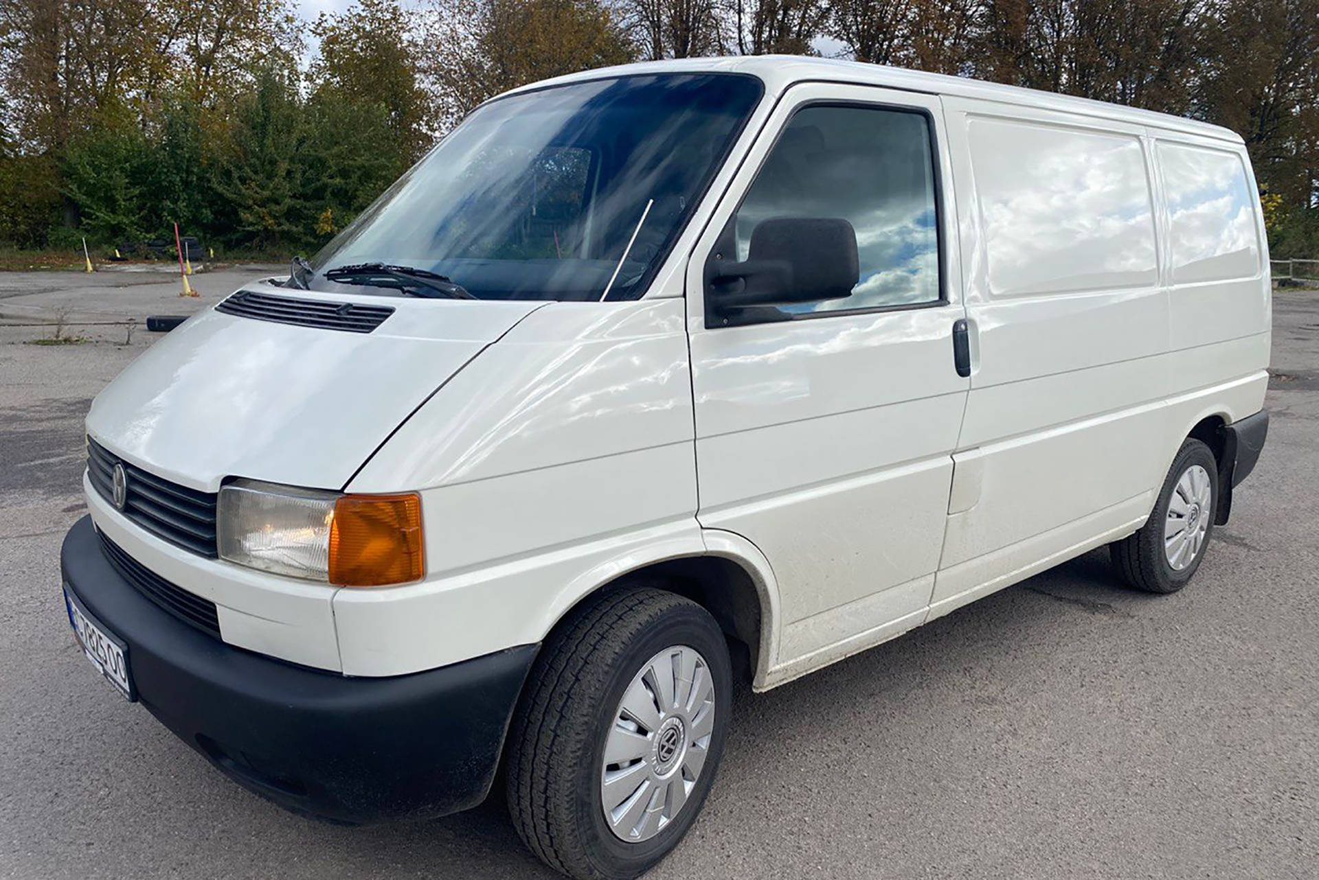 Новини Вінниці / Фермер із Уланова передав медичному батальйону авто, а Хмільницька громада – гуманітарну допомогу