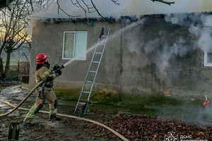 Новости Винницы и области / На Вінниччині рятувальники ліквідували серію пожеж: одна людина загинула / Інформаційний портал На Париже Новини Вінниці / На Вінниччині рятувальники ліквідували серію пожеж: одна людина загинула