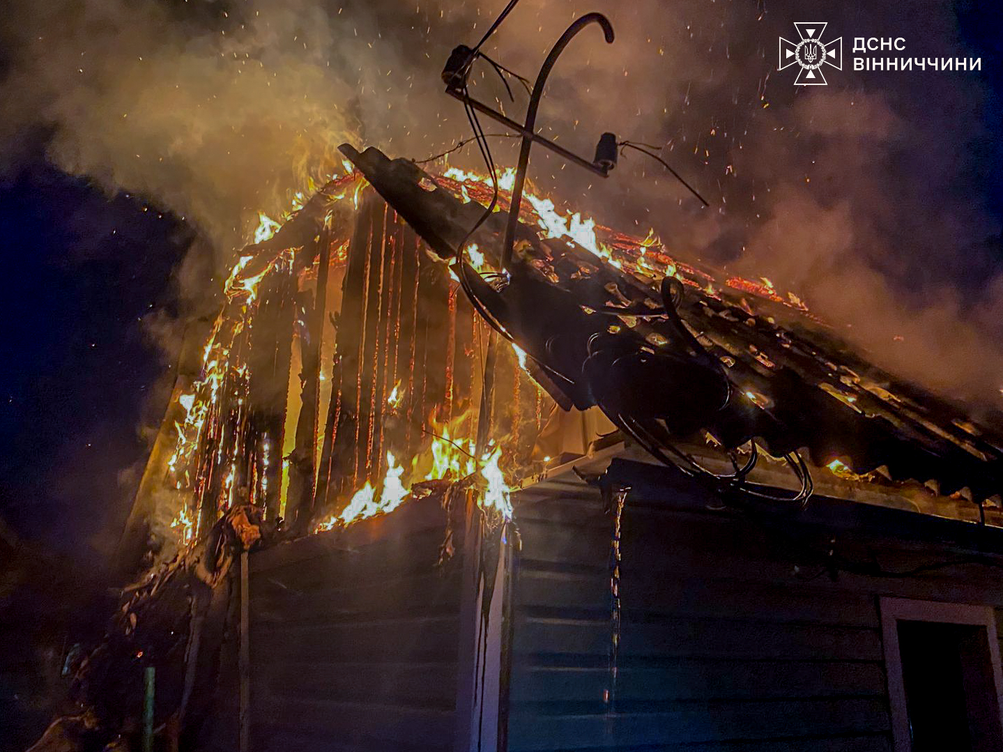 На Вінниччині за добу сталося шість пожеж: в одній із них загинув чоловік / Новости Винницы и области / Інформаційний портал На Париже Новини Вінниці / На Вінниччині за добу сталося шість пожеж: в одній із них загинув чоловік