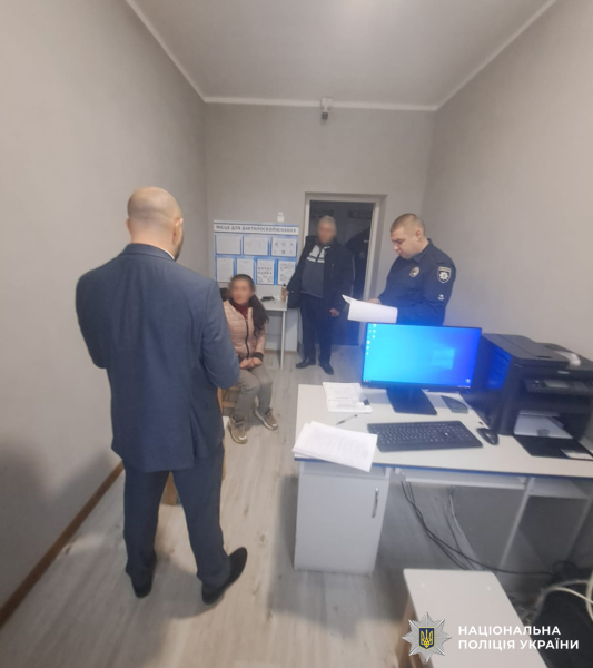 Новини Вінниці / На Вінниччині жінка з ножем накинулася на 12-річну дівчинку