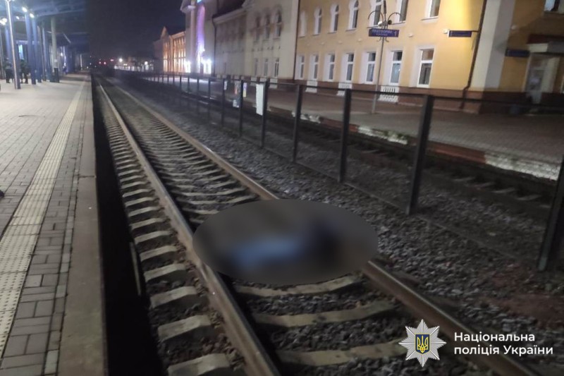 Новини Вінниці / Нічна трагедія на вокзалі: під колесами потяга загинула 18-річна дівчина