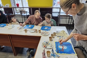 Новости Винницы и области / Татусі-ветерани та їх діти створили зимові картини на сімейному майстеркласі у Вінниці / Інформаційний портал На Париже Новини Вінниці / Татусі-ветерани та їх діти створили зимові картини на сімейному майстеркласі у Вінниці