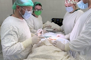 Новини Вінниці / У Вінницькому Подільському онкоцентрі пацієнтці видалили пухлину вагою понад 7 кілограмів