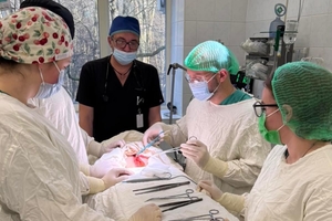 Новини Вінниці / У Вінницькому Подільському онкоцентрі пацієнткі видалили пухлину вагою понад 7 кілограмів