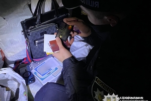 Новости Винницы и области / У Вінницькому районі затримали банду, яка напала на родину та змусила підписати боргові розписки (ВІДЕО) / Інформаційний портал На Париже Новини Вінниці / У Вінницькому районі затримали банду, яка напала на родину та змусила підписати боргові розписки (ВІДЕО)