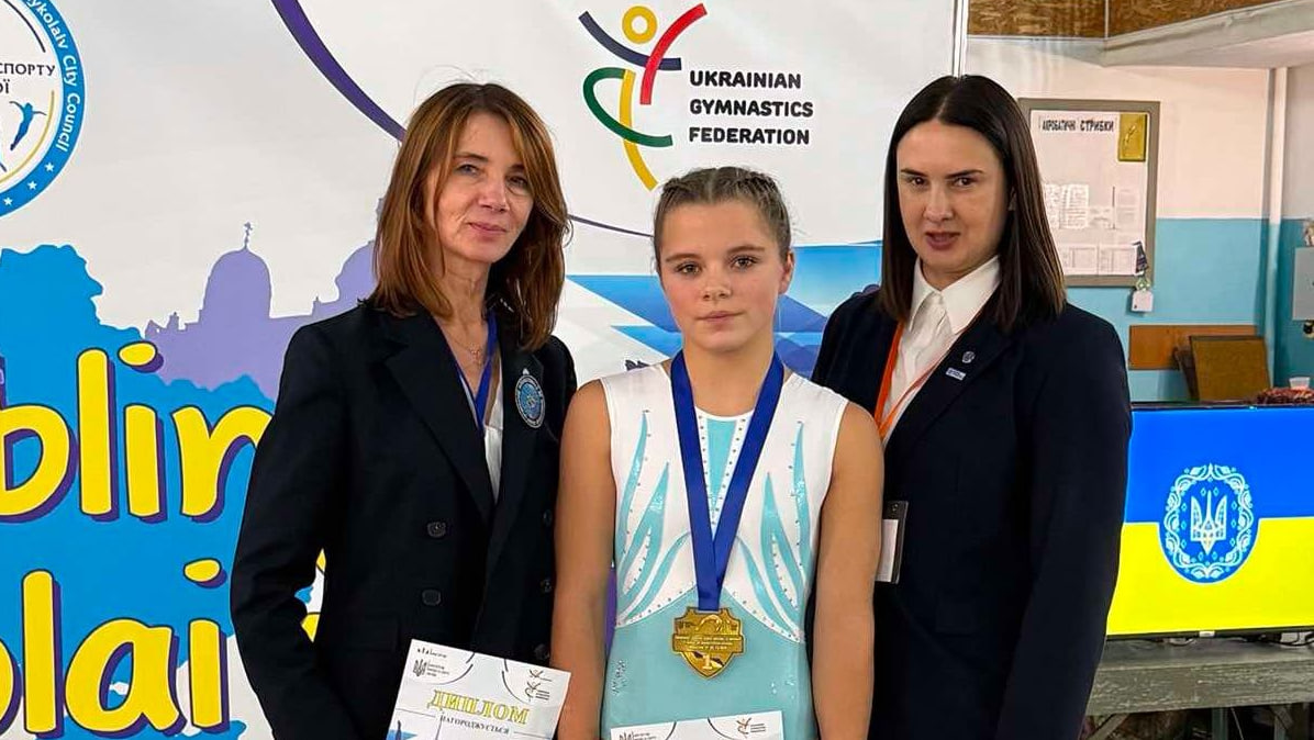 Новини Вінниці / Вінничанка Яна Лугова здобула перемогу на чемпіонаті України зі стрибків на батуті у Миколаєві