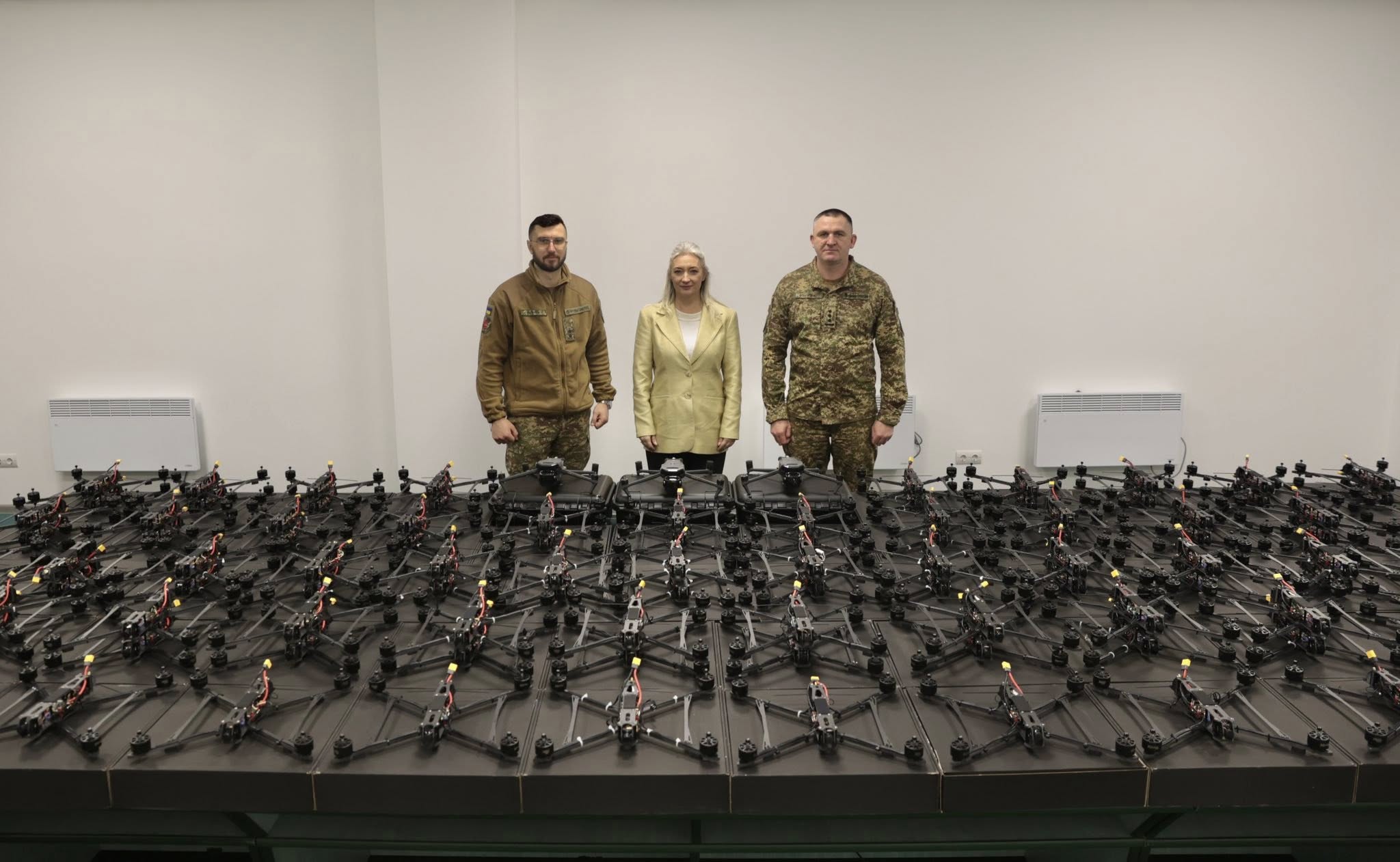 Новини Вінниці / Вінниця передала бійцям НГУ «Червона калина» 100 FPV-дронів і тепловізійні Mavic