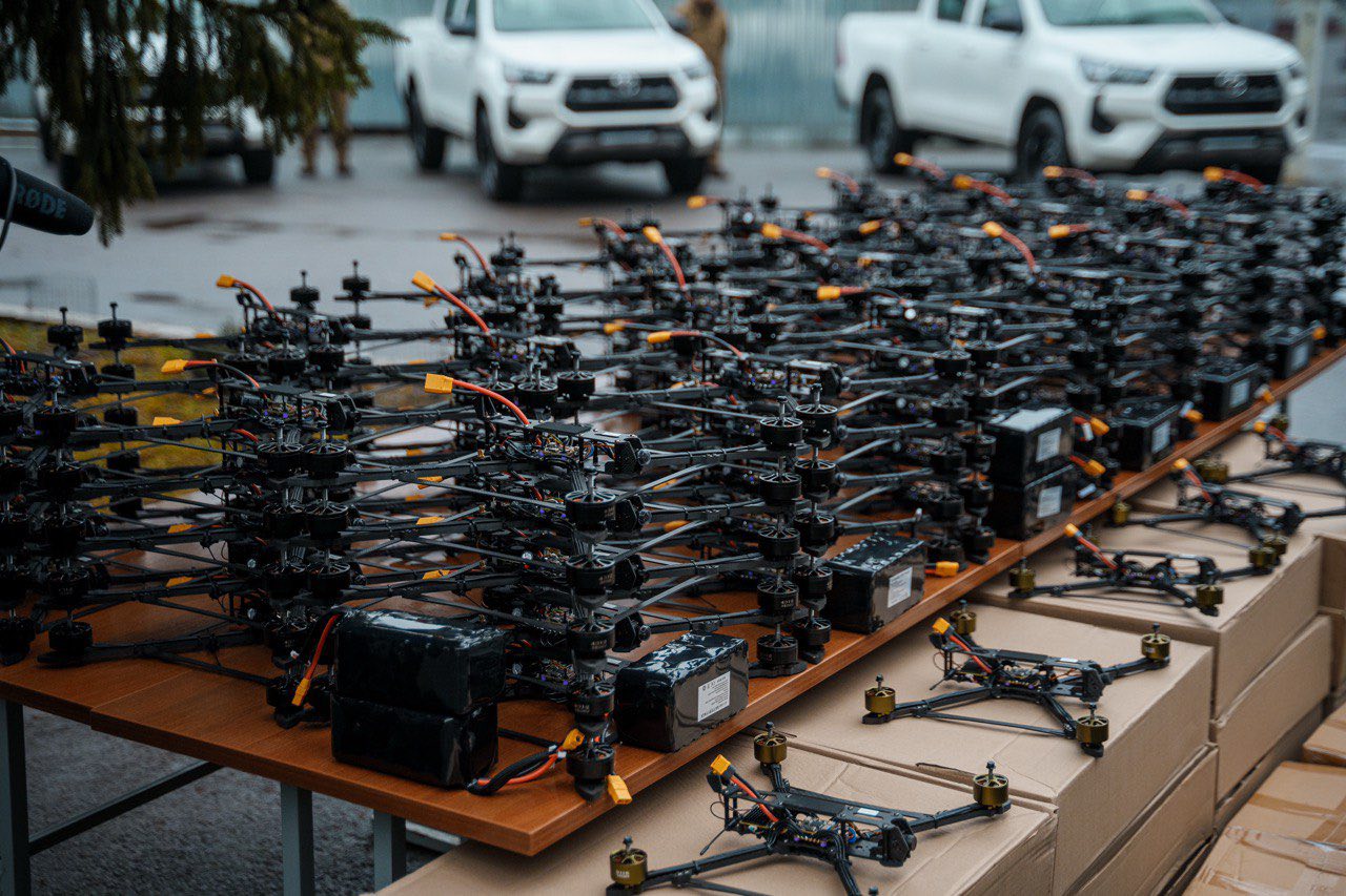 Новини Вінниці / Вінниця передала нову партію техніки бійцям 14-ї бригади НГУ «Червона калина»