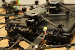 Новости Винницы и области / Вінниця продовжує підтримку армії: нова партія дронів передана військовим / Інформаційний портал На Париже Новини Вінниці / Вінниця продовжує підтримку армії: нова партія дронів передана військовим