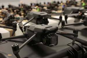 Новости Винницы и области / Вінниця вкотре допомагає воїнам: 77-ма аеромобільна бригада отримала нові квадрокоптери / Інформаційний портал На Париже Новини Вінниці / Вінниця вкотре допомагає воїнам: 77-ма аеромобільна бригада отримала нові квадрокоптери