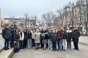 Новости Винницы и области / Вінницькі ліцеї 16 та 25 передали автівку та гуманітарну допомогу нашим Захисникам / Інформаційний портал На Париже Новини Вінниці / Вінницькі ліцеї 16 та 25 передали автівку та гуманітарну допомогу нашим Захисникам