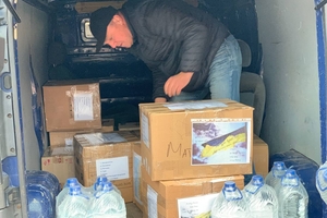 Новости Винницы и области / Вінницькі ліцеї 16 та 25 передали автівку та гуманітарну допомогу нашим Захисникам / Інформаційний портал На Париже Новини Вінниці / Вінницькі ліцеї 16 та 25 передали автівку та гуманітарну допомогу нашим Захисникам