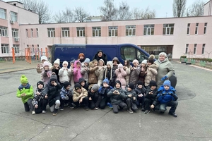 Новости Винницы и области / Вінницькі ліцеї 16 та 25 передали автівку та гуманітарну допомогу нашим Захисникам / Інформаційний портал На Париже Новини Вінниці / Вінницькі ліцеї 16 та 25 передали автівку та гуманітарну допомогу нашим Захисникам