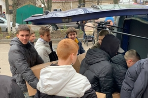 Новости Винницы и области / Вінницькі ліцеї 16 та 25 передали автівку та гуманітарну допомогу нашим Захисникам / Інформаційний портал На Париже Новини Вінниці / Вінницькі ліцеї 16 та 25 передали автівку та гуманітарну допомогу нашим Захисникам