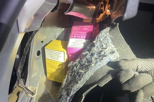 Новини Вінниці / Вінницькі митники зупинили контрабанду вейпів на кордоні з Молдовою