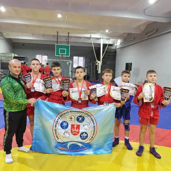 Новини Вінниці / Вінницькі самбісти здобули шість медалей на всеукраїнському турнірі у Львові