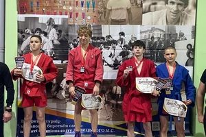 Новини Вінниці / Вінницькі самбісти здобули шість медалей на всеукраїнському турнірі у Львові