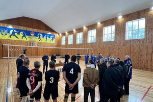 Новини Вінниці / 55+ на майданчику: на Вінниччині ветерани волейболу показали, як грають «досвід і характер»