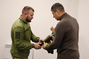 Новости Винницы и области / Дрони для захисників: Вінниччина передала 50 FPV бригаді «Золоті ворота» / Інформаційний портал На Париже Новини Вінниці / Дрони для захисників: Вінниччина передала 50 FPV бригаді «Золоті ворота»