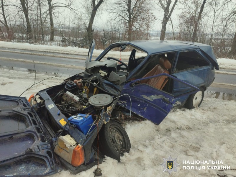 Лобове зіткнення на Вінниччині: Skoda і ЗАЗ не розминулися / Новости Винницы и области / Інформаційний портал На Париже Новини Вінниці / Лобове зіткнення на Вінниччині: Skoda і ЗАЗ не розминулися