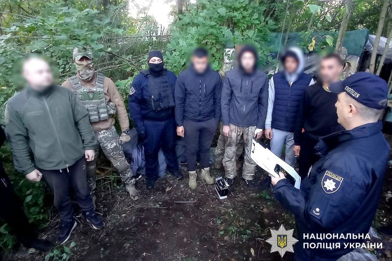 Новини Вінниці / На Вінниччини судитимуть учасників масштабної наркоплантації з тисячами кущів коноплі