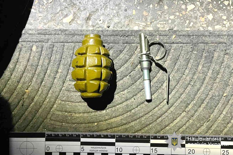 Новини Вінниці / Поліція затримала вінничанина за домашнє насильство та незаконну зброю